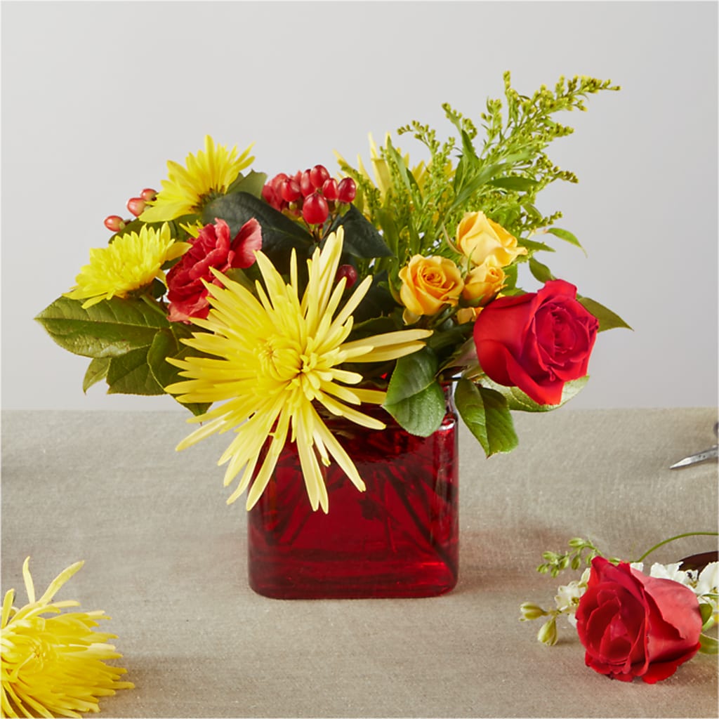 Lucky Lantern - A Florist Original – POTRATZ FLORAL SHOP & GREENHOUSES, Erie PA