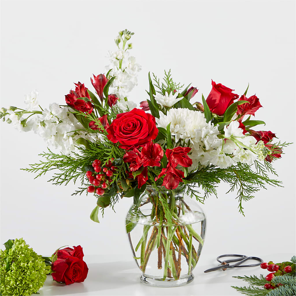 Merry Moment Bouquet – A Florist Original – POTRATZ FLORAL SHOP & GREENHOUSES, Erie PA