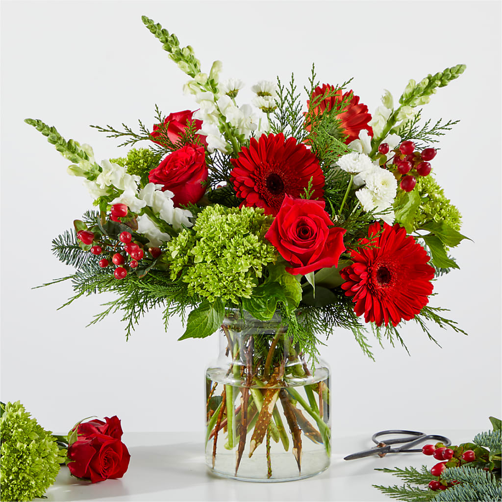 Merry Moment Bouquet – A Florist Original – POTRATZ FLORAL SHOP & GREENHOUSES, Erie PA