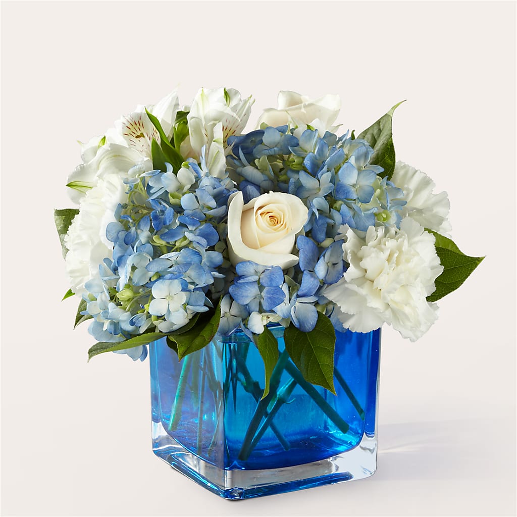 Soothing Waters Bouquet – POTRATZ FLORAL SHOP & GREENHOUSES, Erie PA