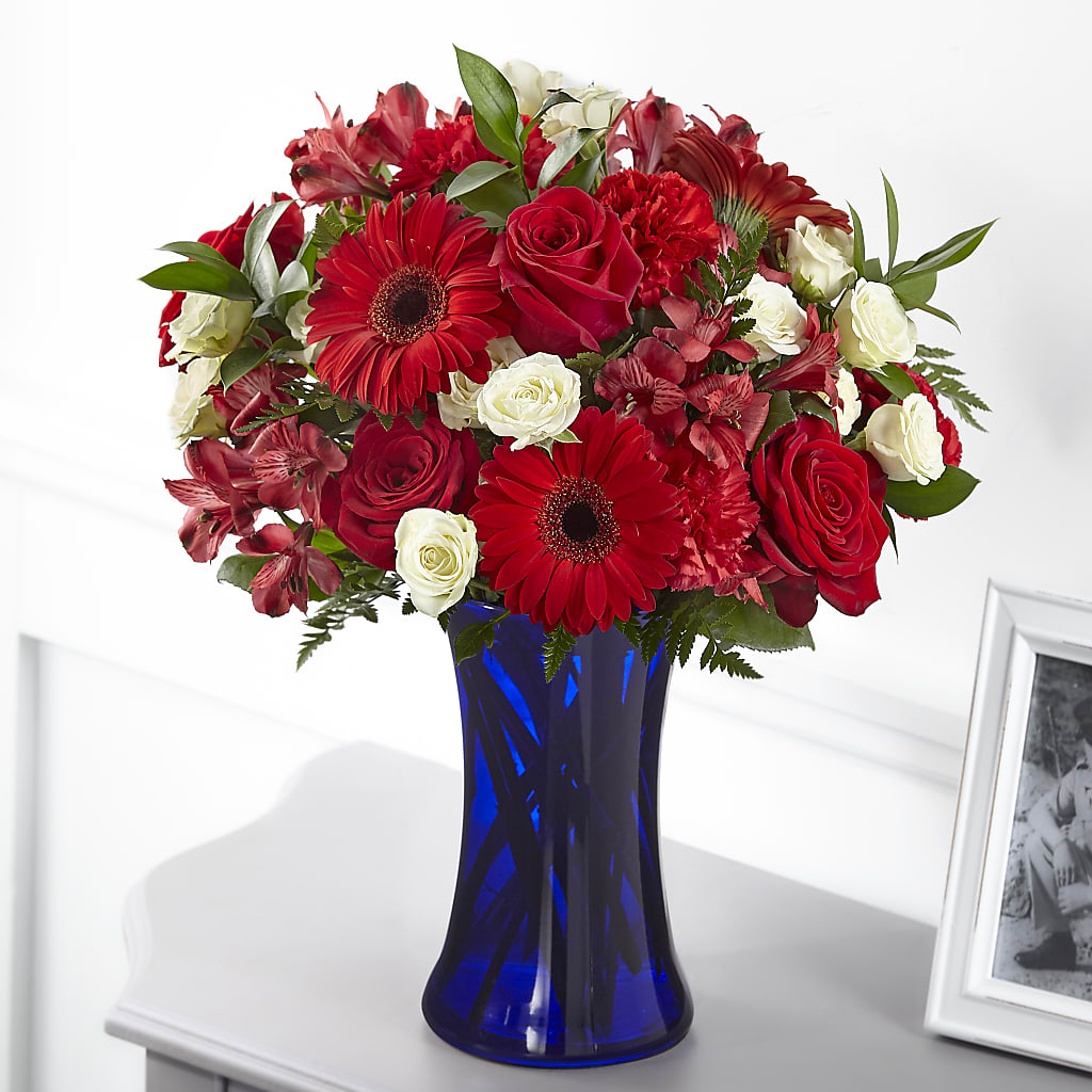 Hearts Embrace Bouquet – POTRATZ FLORAL SHOP & GREENHOUSES, Erie PA