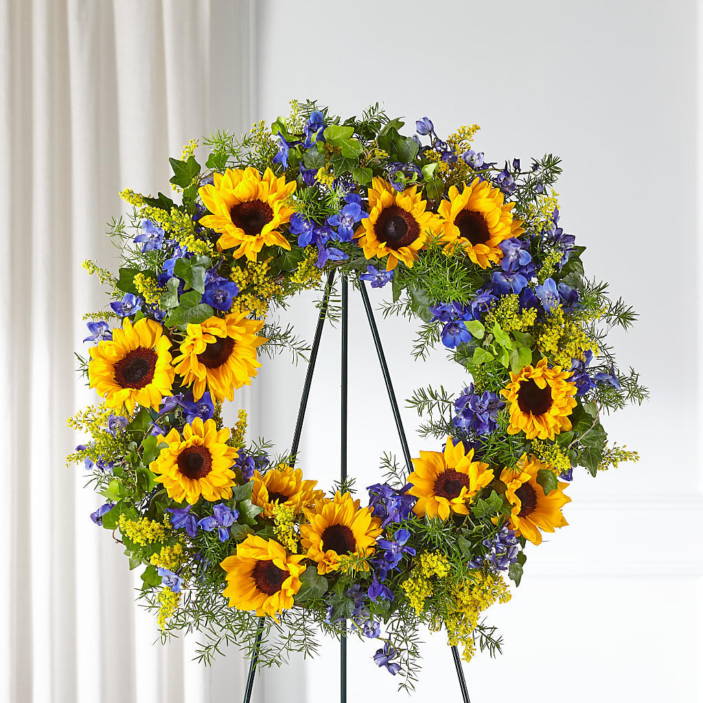 Bright Rays Wreath – POTRATZ FLORAL SHOP & GREENHOUSES, Erie PA