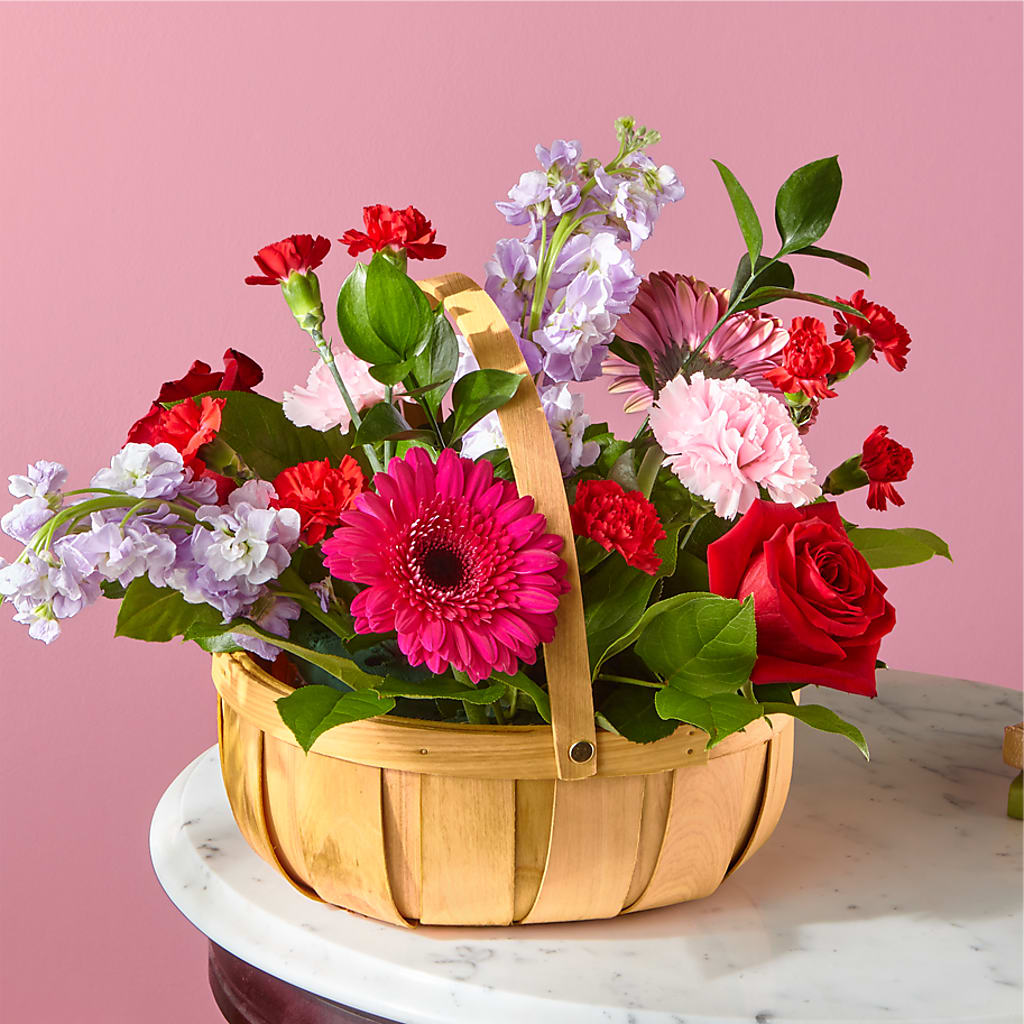 Pink Picnic Basket – POTRATZ FLORAL SHOP & GREENHOUSES, Erie PA