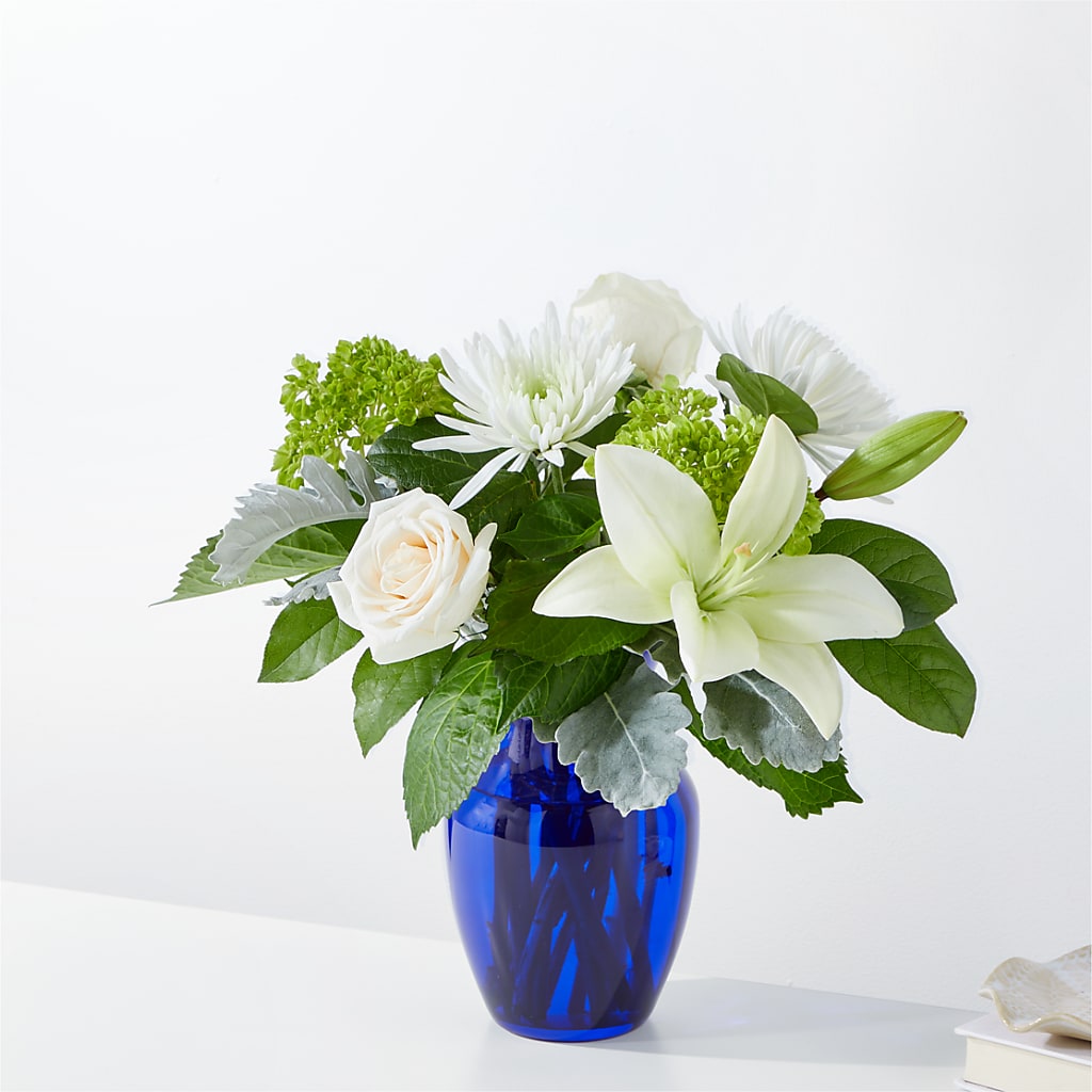 Snowy Dreams Bouquet – POTRATZ FLORAL SHOP & GREENHOUSES, Erie PA