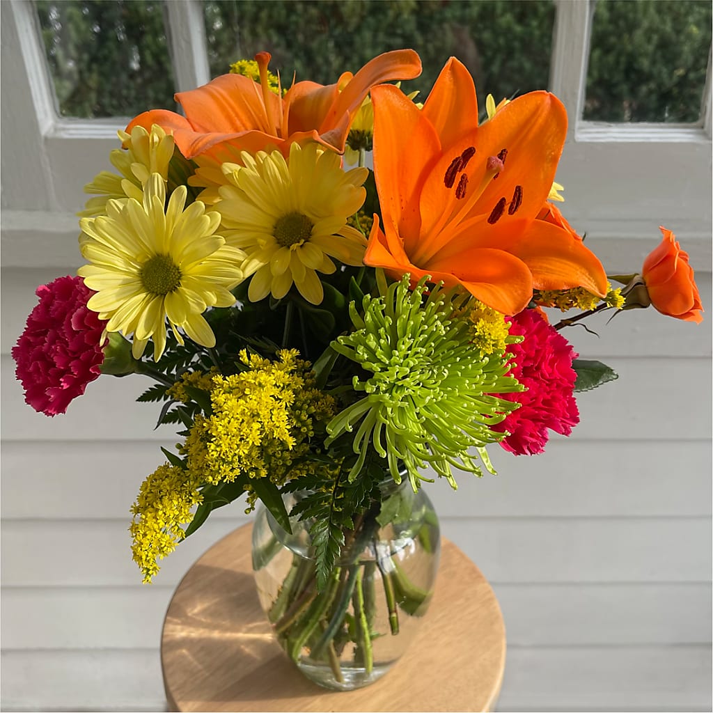 Bold & Bright – A Florist Original – POTRATZ FLORAL SHOP & GREENHOUSES, Erie PA