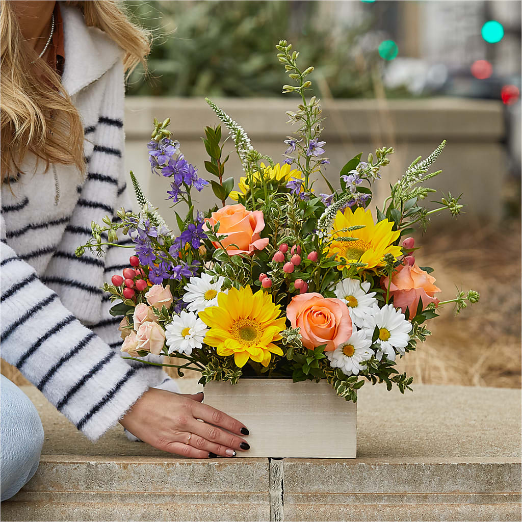 The Good Life Bouquet – POTRATZ FLORAL SHOP & GREENHOUSES, Erie PA