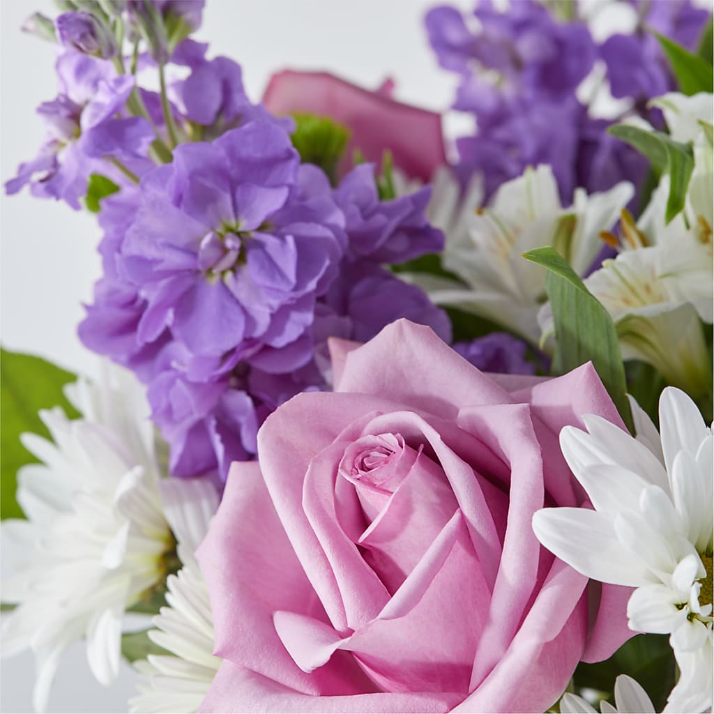 Garden of Peace Bouquet – POTRATZ FLORAL SHOP & GREENHOUSES, Erie PA