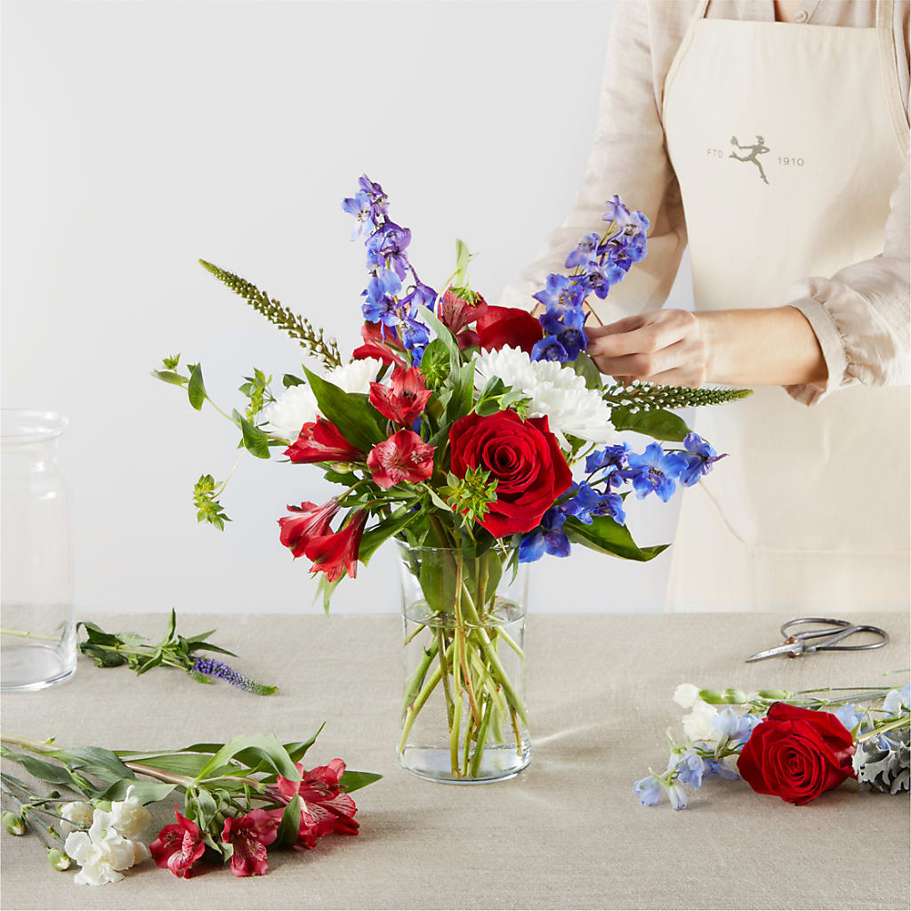 Star Spangled - A Florist Original – POTRATZ FLORAL SHOP & GREENHOUSES, Erie PA