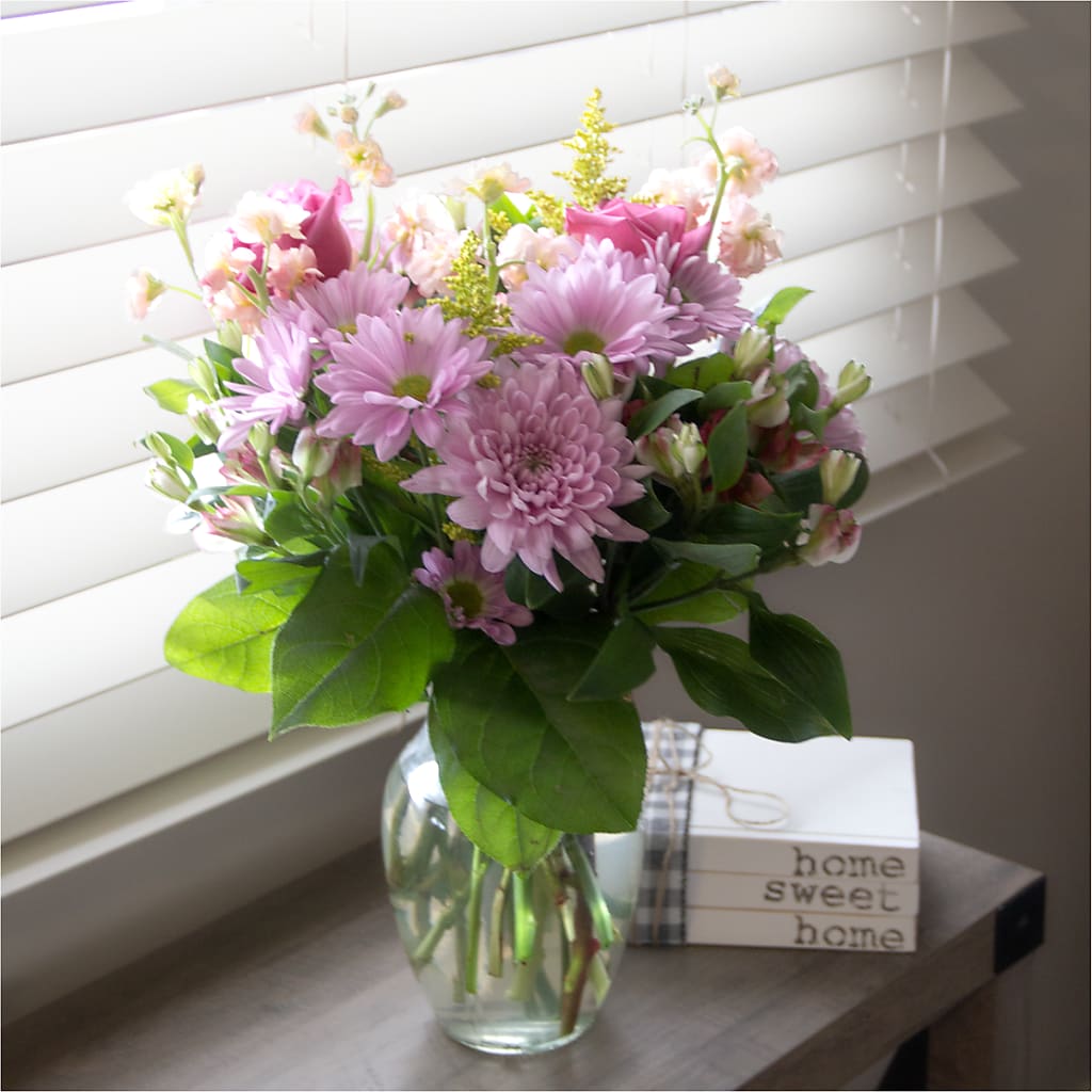 Pastel Tradition - A Florist Original – POTRATZ FLORAL SHOP & GREENHOUSES, Erie PA