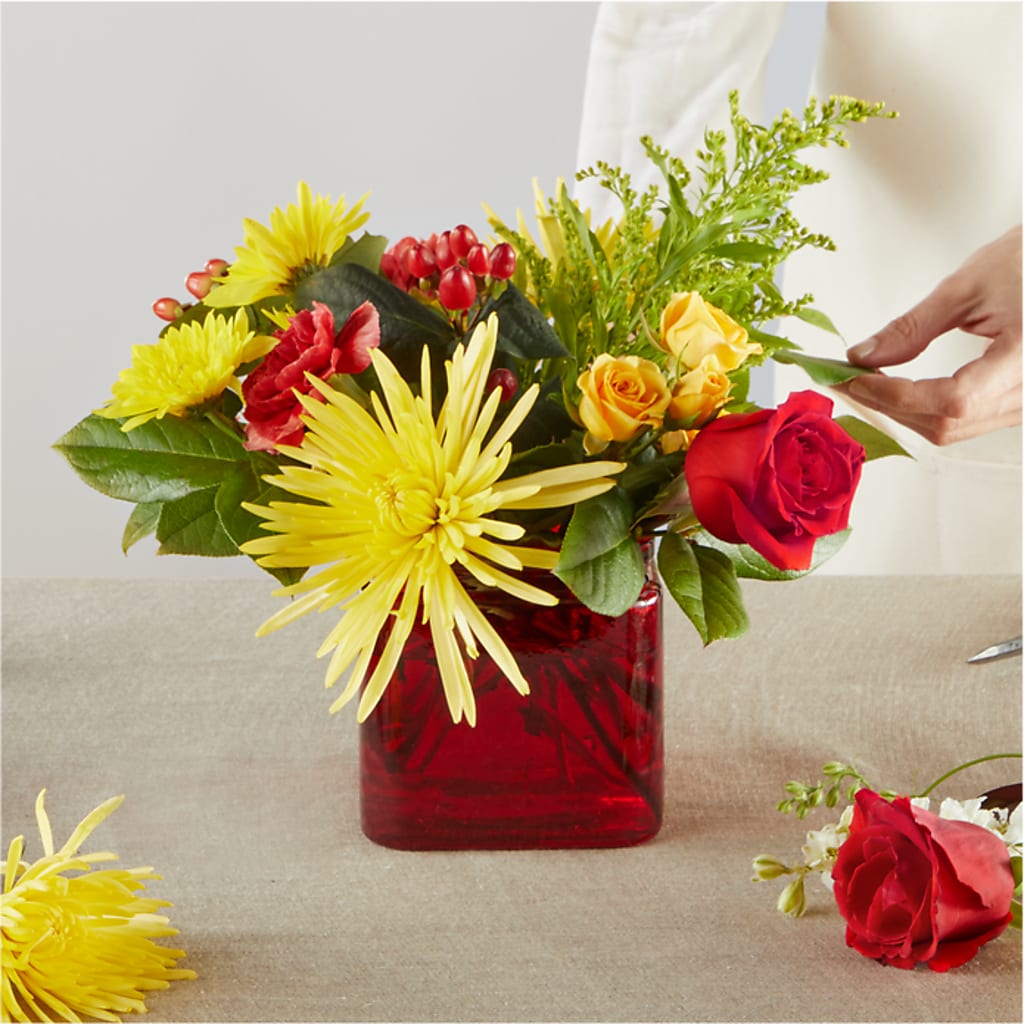 Lucky Lantern - A Florist Original – POTRATZ FLORAL SHOP & GREENHOUSES, Erie PA