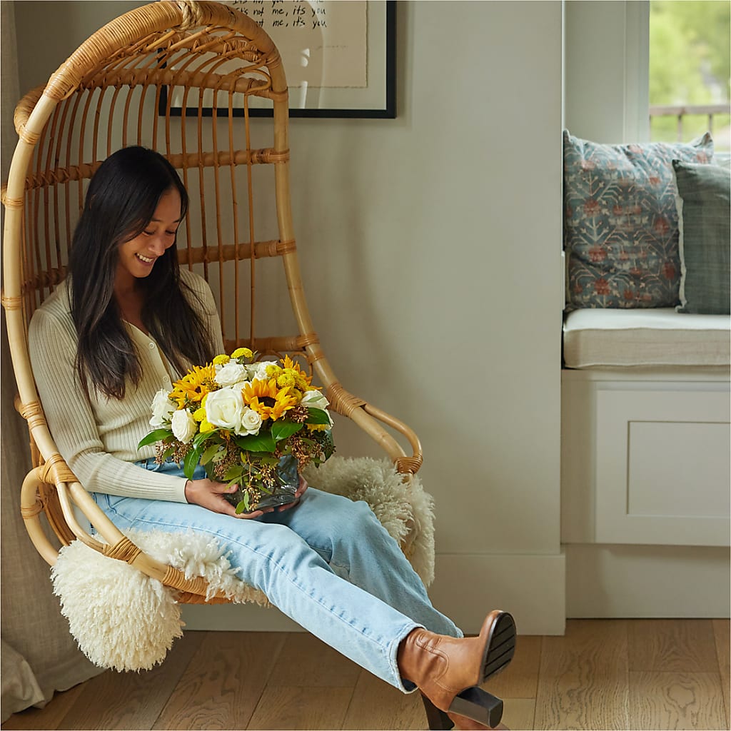 Luminous Morning Bouquet – POTRATZ FLORAL SHOP & GREENHOUSES, Erie PA