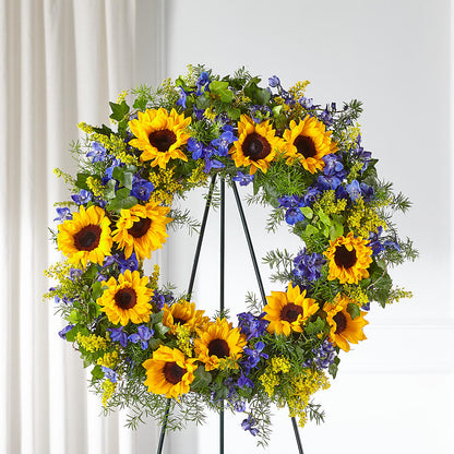 Bright Rays Wreath – POTRATZ FLORAL SHOP & GREENHOUSES, Erie PA