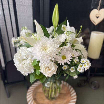 Classic Ivory – A Florist Original – POTRATZ FLORAL SHOP & GREENHOUSES, Erie PA