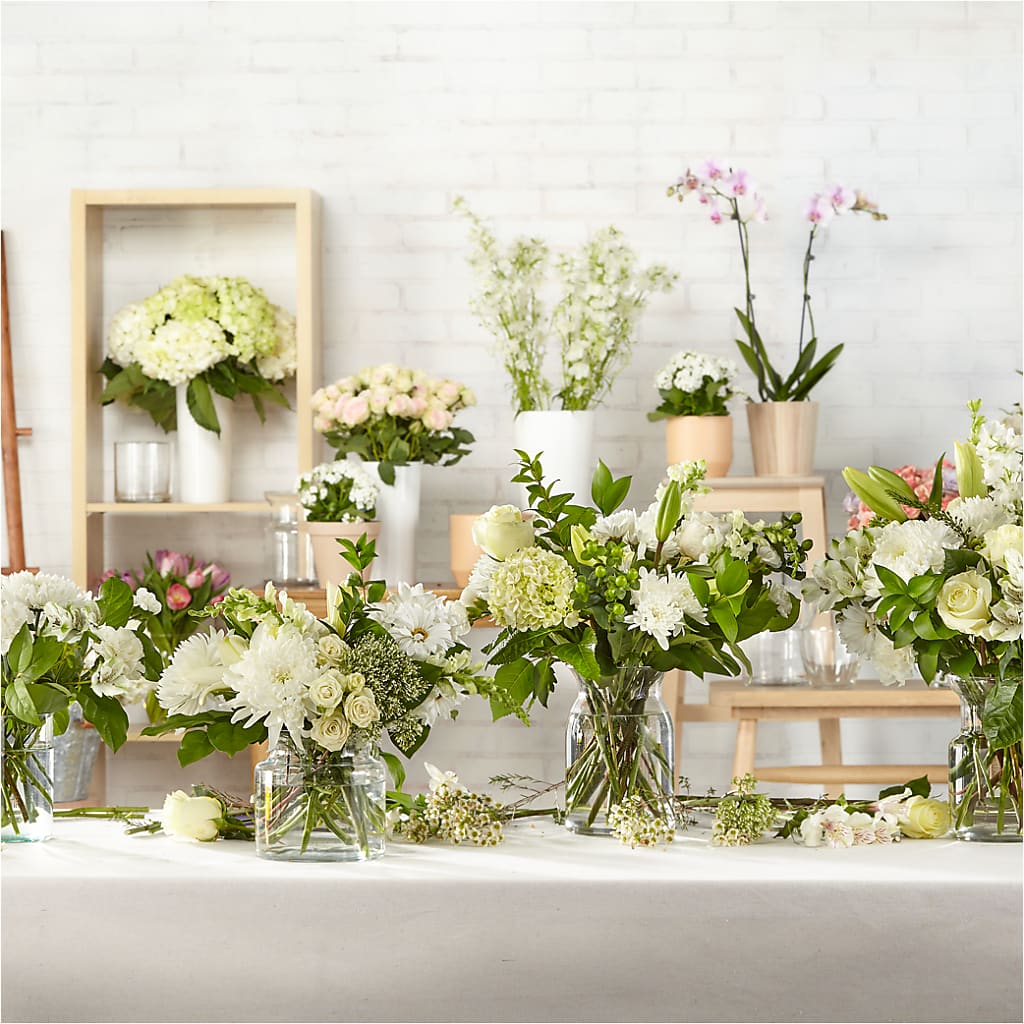 Classic Ivory – A Florist Original – POTRATZ FLORAL SHOP & GREENHOUSES, Erie PA