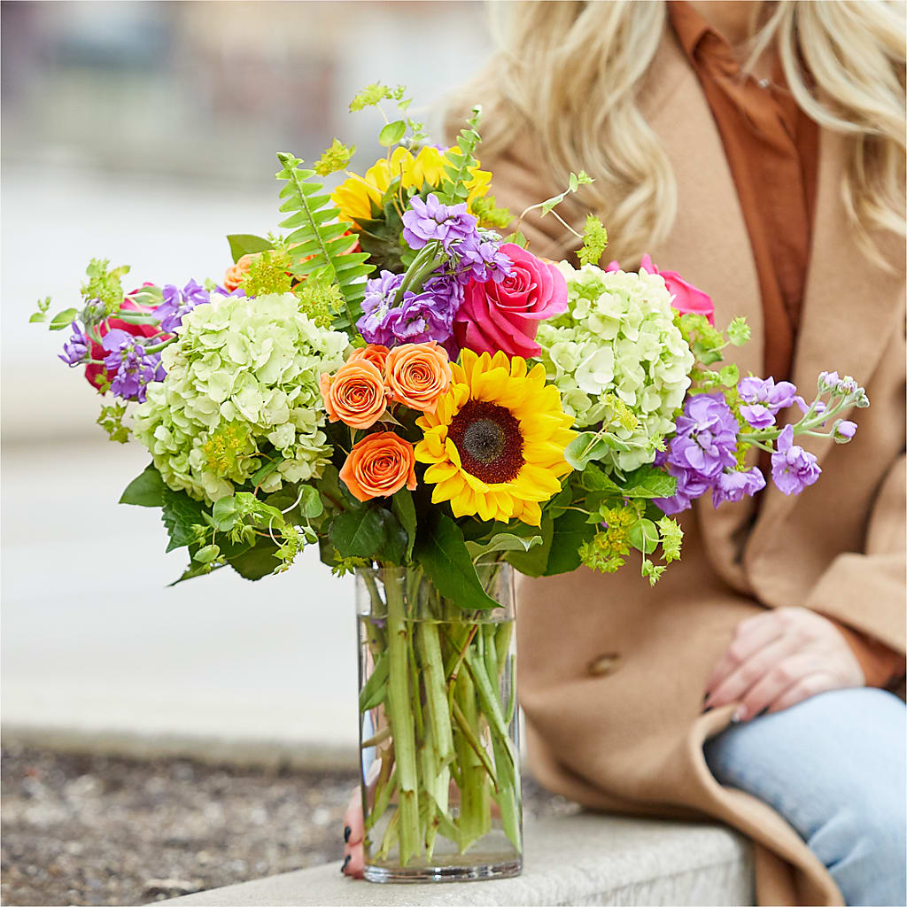 Vibrant Greetings Bouquet – POTRATZ FLORAL SHOP & GREENHOUSES, Erie PA