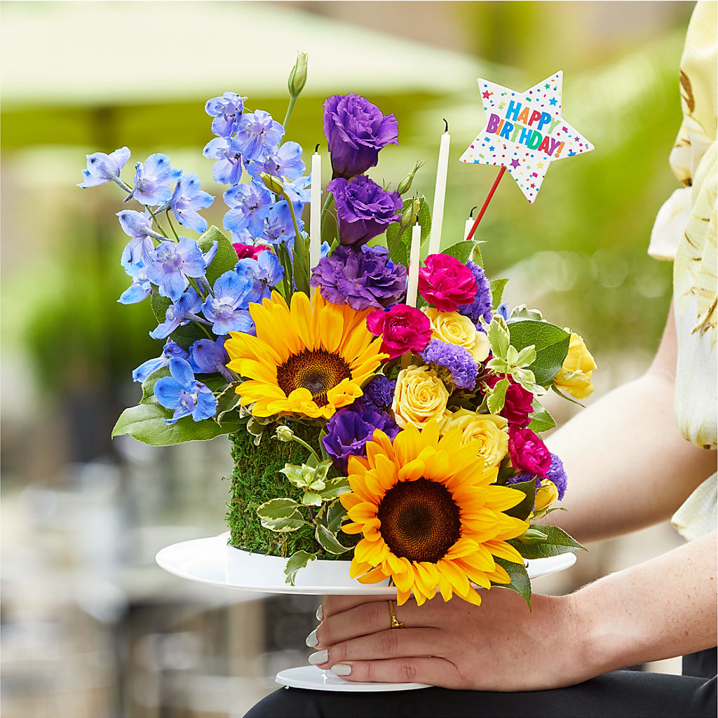 Star of the Day Floral Cake – POTRATZ FLORAL SHOP & GREENHOUSES, Erie PA