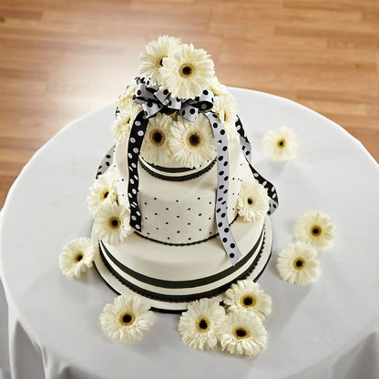 Simple Sophistication Cake Décor – POTRATZ FLORAL SHOP & GREENHOUSES, Erie PA
