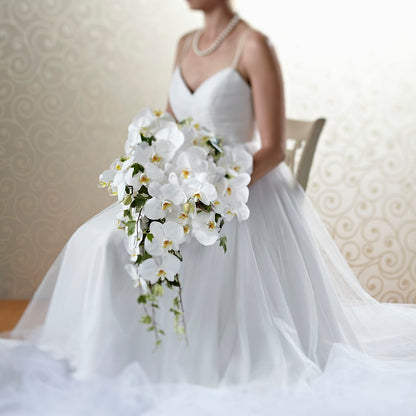 Classic White Bouquet – POTRATZ FLORAL SHOP & GREENHOUSES, Erie PA
